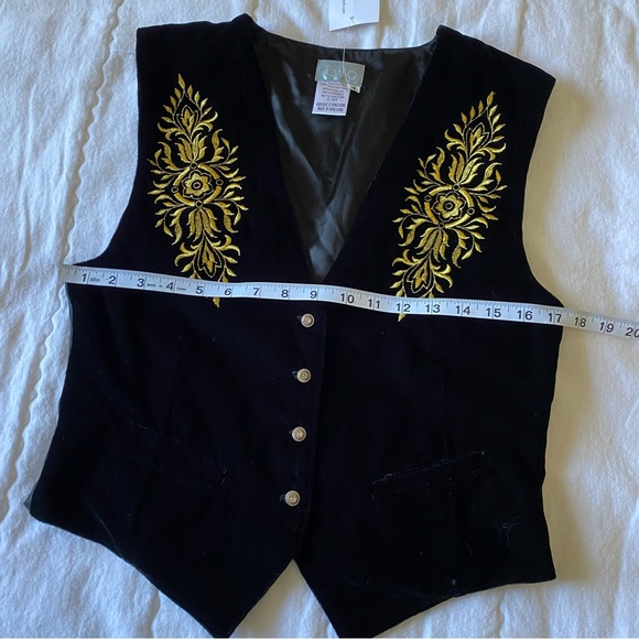 vintage velvet embroidered vest - Picture 12 of 15